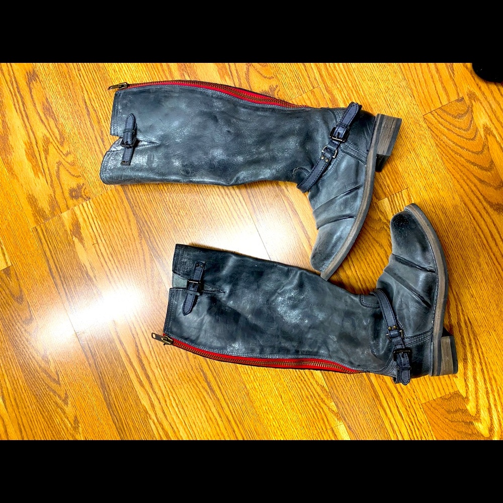 Steve Madden Roadie Black Leather Boots with Red Zipper